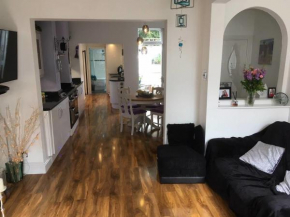 Unique &Inviting 2-Bed Town House in Darlington